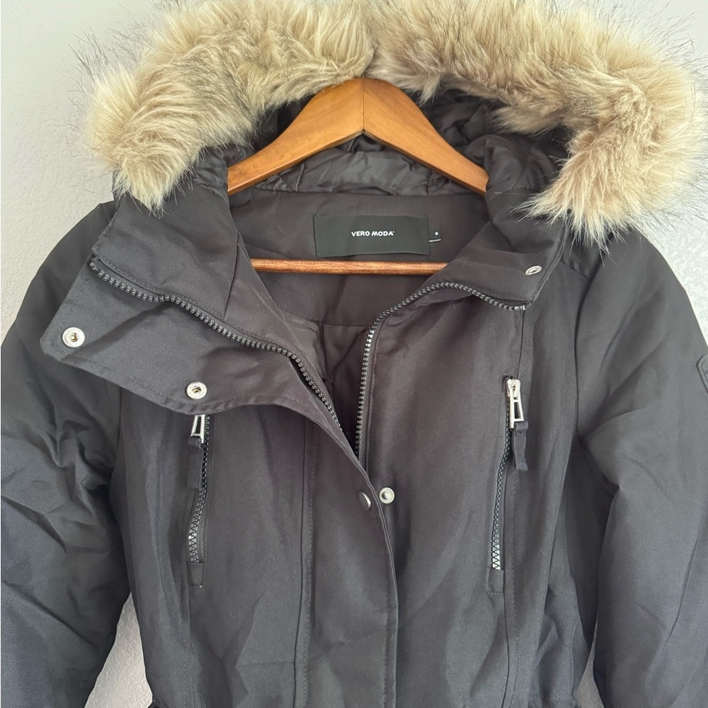 Vero Moda Women’s Black Parka Jacket with Tan Fur Trim Szie Small - Picture 4 of 6